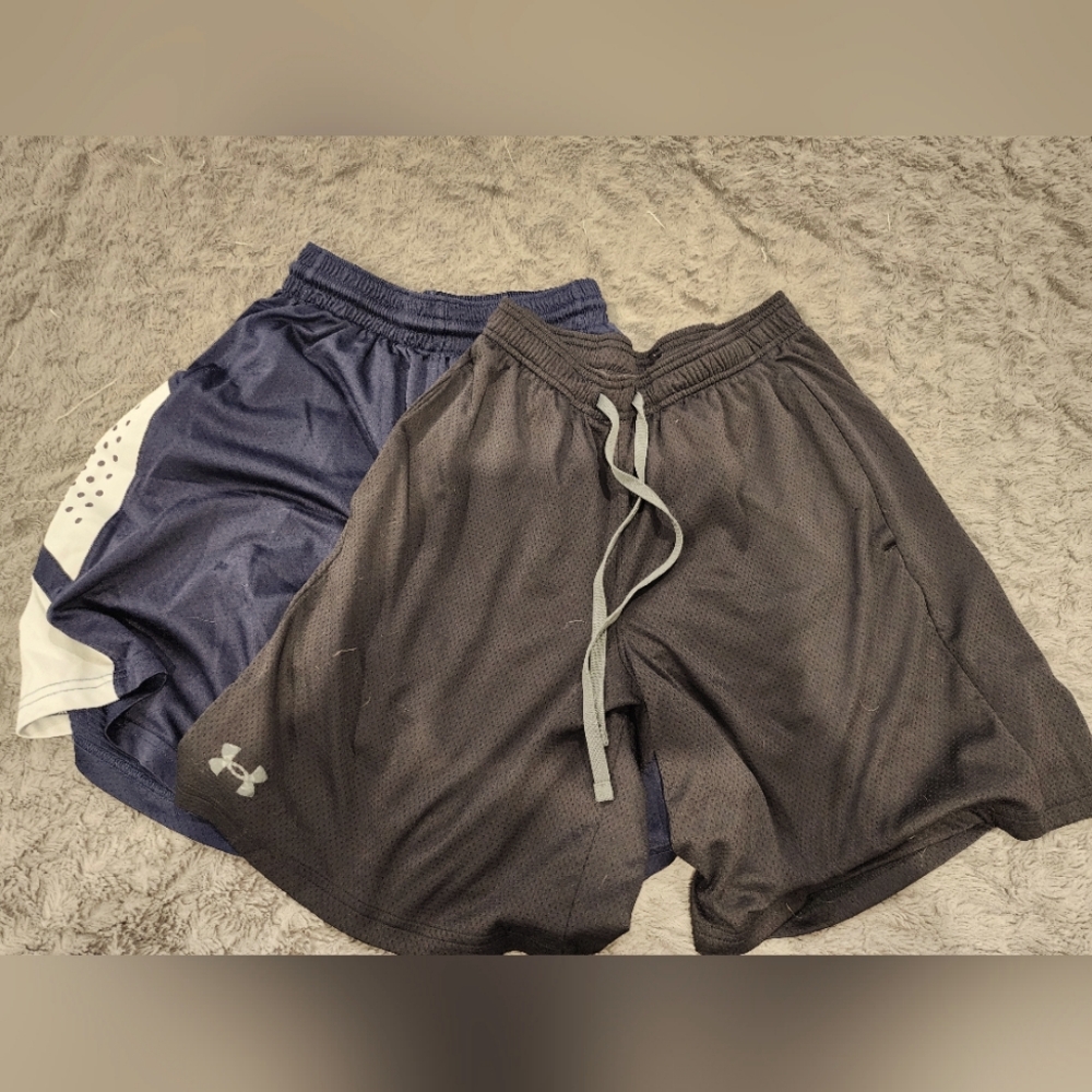 2 pair of mens shorts